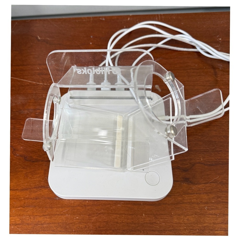 Hiploks VR Device Display Stand LED-Lamp Charging Station VRC0221 White Clear - Picture 7 of 7